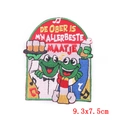 Embroidered frog patch with beer toast design, measuring 9.3x7.5cm for clothing decor - Toasting Frog Style (PE5072CT)