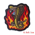 Bestickter Schlangen Aufnäher mit Flammen für Kleidung DIY, Größe 8,8x9,1cm im Detail - Kobra und Feuer (PE5192CT)