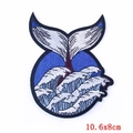 Japanse geborduurde patch met golf en walvisstaart voor DIY kleding decoratie - 10.6x8cm / Walvisstaart Golven Stijl (PE4976CT)