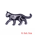 Écusson brodé squelette de chat 8,5x4,5cm thermocollant pour décoration de vêtement - 8.5x4.5cm / Style Squelette de Chat(PE5866CT)