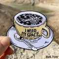 Patch ricamata astronauta caffè I NEED MY SPACE per giacche, misura 8x6,7 cm - 8x6.7cm / Stile Astronauta Tazza Spaziale (PE5137CT)