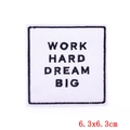 Écusson brodé carré Work Hard Dream Big avec bordures noires pour vêtements DIY, 6.3x6.3cm - 6.3x6.3cm