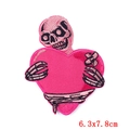 Roze punk schedel hart geborduurde patch voor DIY jassen, 6.3x7.8cm met heldere textuur - Roze Hart Schedel Patroon (PE6623CT)