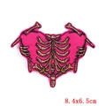 Detaillierter Herz-Aufnäher mit gesticktem Rippenbogen auf magenta Hintergrund 8,4x6,5cm - Rosa Rippenherz (PE6626CT) / Aufnäher mit Kleberückseite