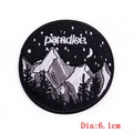 Parche bordado redondo paisaje de montaña con texto paradise y diámetro 6,1 cm - Patrón de Paraíso de Montaña Nevada (PE6134CT)