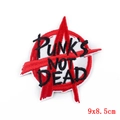 Bestickter Punk-Anarchy-Aufnäher mit 'Punk's Not Dead' Text und rotem Flammendesign - Anarchie Logo (PE5121CT)