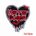 Écusson brodé cœur Horror Queen avec chauves-souris pour vêtements, 7x7,9 cm - Style Cœur Horror Queen (PE8005CT)