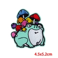 Parche bordado de rana y setas coloridas para ropa DIY, tamaño 4.5x5.2cm - Rana Champiñón (PE8308CT)