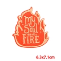 Detail einer Stickerei-Aufnäher in Flammenform mit My Soul Is A Fire Schriftzug - Flammen-Stil (PE8974CT)