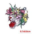 Toppa ricamata tigre bohémien e corona floreale, applique fai-da-te per vestiti da 8,7x8,8 cm - Stile Testa di Tigre Bianca Floreale (PE9227CT)