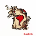 Écusson brodé as de cœur motif poker avec cœur rouge et flammes, dim. 8,5x8cm - Style Flamme As de Cœur (PE8004CT)