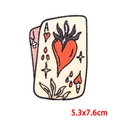 Parche bordado de cartas corazón A y trébol J para ropa DIY, tamaño 5.3x7.6cm - Estilo Carta de Corazón (PE8971CT)