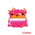 Écusson brodé détaillé de grenouille de dessin animé avec fleurs et cœur orange - Style Tête De Grenouille Avec Fleur Rose Et Cœur Orange (PE8710CT)