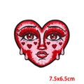 Parche bordado de corazón antropomórfico con ojos y labios rojos, 7.5x6.5cm para ropa - Estilo De Corazón Personificado (PE8685CT)