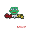 Geborduurde Oeteldonk carnaval kikker patch met gekleurde letters voor DIY kledingdecoratie - Tekst Kikker (PE9547CT)
