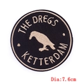 Detail van de 7,6 cm geborduurde kraai patch met The Dregs en Ketterdam tekst - Ketterdam Kraai Stijl (PE6236CT)