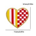 Detailansicht der Größe des Brabant Herz-Stickpatches mit rot-weißem Karomuster - Geteiltes Herz Form (PE11643CT)