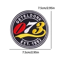 Detailopname van Oeteldonk 1882 geborduurde patch met 7,5 cm diameter op zwart - Ronde 073 Stadsviering (PE11154CT)