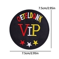 Macro-opname van Oeteldonk VIP geborduurde patch met sterren en verfijnde stikseldetails - VIP Viering Rond (PE11187CT)