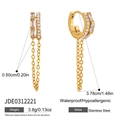 Detail of gold stainless steel hoop earrings with zirconia and long chain tassels. - Zirconia Hoop Tassel (JDE0312221) / Gold