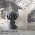 Detailansicht der Gothic-Totenkopfhand-Silikonform für Harzkerzen und Gipshandwerk - Totenkopf-Hand-Haltende Kugel-Stil (H-0284)
