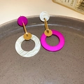 Orecchini pendenti geometrici retrò con eleganti motivi in marmo magenta e bianco - Perno in Argento - Rosso Rosa