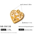 Elegante ciondolo a cuore in acciaio inox con smalto bianco e decoro floreale - Ciondolo a Cuore Floreale in Smalto Bianco (NB-DK138) / 1 Pezzo (28x25,4 mm) / Bianco