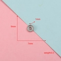 Gedetailleerde afmetingen van een kleine ronde roestvrijstalen bezel bedelhanger - 7# Ronde Enkele Hanger (B-FM0020) / 50 Stuks