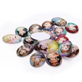 Makroaufnahme ovaler Glas-Cabochons mit Prinzessinnen-Motiven für DIY-Schmuckzubehör - Schneewittchen Muster (18x25mm) / 20er Set
