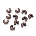 Makroaufnahme antiker bronzefarbener C-förmiger Kaschierperlen für die Schmuckherstellung - 3*4.5mm / Antikes Rotkupfer