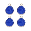 Detailed macro view of four round blue druzy resin pendants with elegant gold trim edges - Outer Diameter 13.5mm / 5 Pieces / Sapphire Blue