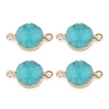 Makroaufnahme himmelblauer Druzy-Anhänger mit Vergoldung und doppelten Anschlüssen - Außendurchmesser 13.5mm / Himmelblau