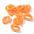 Primer plano de eslabones de cadena de acrílico naranja brillante con diseño abierto - L23mm A16.5mm D5mm 50Pzas / Naranja