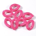 Detalle macro de eslabones de cadena de acrílico rosa brillante para accesorios de joyería - L23mm A16.5mm D5mm 50Pzas / Rosa rojo