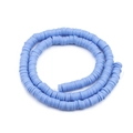 Hellblaue Heishi-Perlen aus Polymer-Ton für DIY-Schmuckzubehör auf weißem Hintergrund - Durchmesser 6mm Loch 2mm / Himmelblau