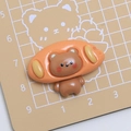 Ciondolo a forma di orso e pane in resina per accessori fai-da-te e decorazione fermagli - Orso con Pane