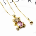 Collana con orsetto dorato con gemma rosa ovale e cristalli di zirconia cubica micro-pavé - Set Collana Stile 5