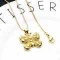 Vergulde vlinder hanger ketting met matte textuur en hartdetails aan een box ketting - Vlinder Relief Hanger Halsketting (10)