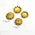 Détail macro d'espaceurs de perles fleur dorés avec texture radiale pour bijoux DIY - Style de Texture Radiale (B#14mm)