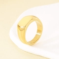 Minimalistischer Siegelring aus vergoldetem Edelstahl mit glatter Oberfläche - Größe 7 / Gold