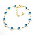 Goldenes Evil Eye Armband mit blauen Glasperlen und verstellbarem Karabinerverschluss - Armband / Weiß