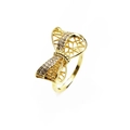 Detailansicht eines 14k vergoldeten Schleifenrings mit Netzdesign und Zirkonia-Besatz - Einstellbar Offen / Hohlnetz Schleife Gold Stil (1)