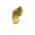 Dettaglio dell'anello regolabile placcato oro 14k con micro pavé di zirconi cubici - Aperto Regolabile / Stile Pavé Scanalato Geometrico a Gradini (7)