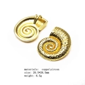 Goldener Nautilus-Anhänger mit Zirkonia-Besatz und detaillierter Spiralstruktur aus Kupfer - Anhänger Ohne Kette