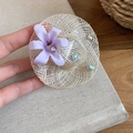 Barrette à cheveux mini chapeau en raphia avec fleur violette pour vacances d'été - Pinces à cheveux bec de canard / Café et Violet