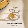 Zweifarbiger Edelstahl-Sonnenring mit Perlenrand, 1,7 cm Innendurchmesser und 2,2 g - Sonnenform-Stil (Stil 047) / Innendurchmesser 1.7cm