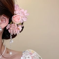 Élégante pince à cheveux fleur rose avec des glands en perles pour un style estival - Pince Crabe (53#) / 1 Pièce / Rose