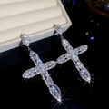 Vue détaillée de boucles d'oreilles croix en cristal de taille marquise argent - 40# Tige en Argent Sterling 925 - Croix Style Palais / Argent