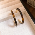 Elegant C-shaped tortoiseshell earrings with golden metal inner lining on beige velvet - Tortoise Shell Texture C-Shape / 5# Silver Needle Resin Gradient C-Shape Studs