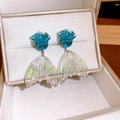 Détail des boucles d'oreilles rose bleue et queue de sirène irisée dans leur écrin - Style Queue de Poisson Irisée Rose Bleu Foncé (51# Tige en Argent-Bleu-Queue de Poisson)